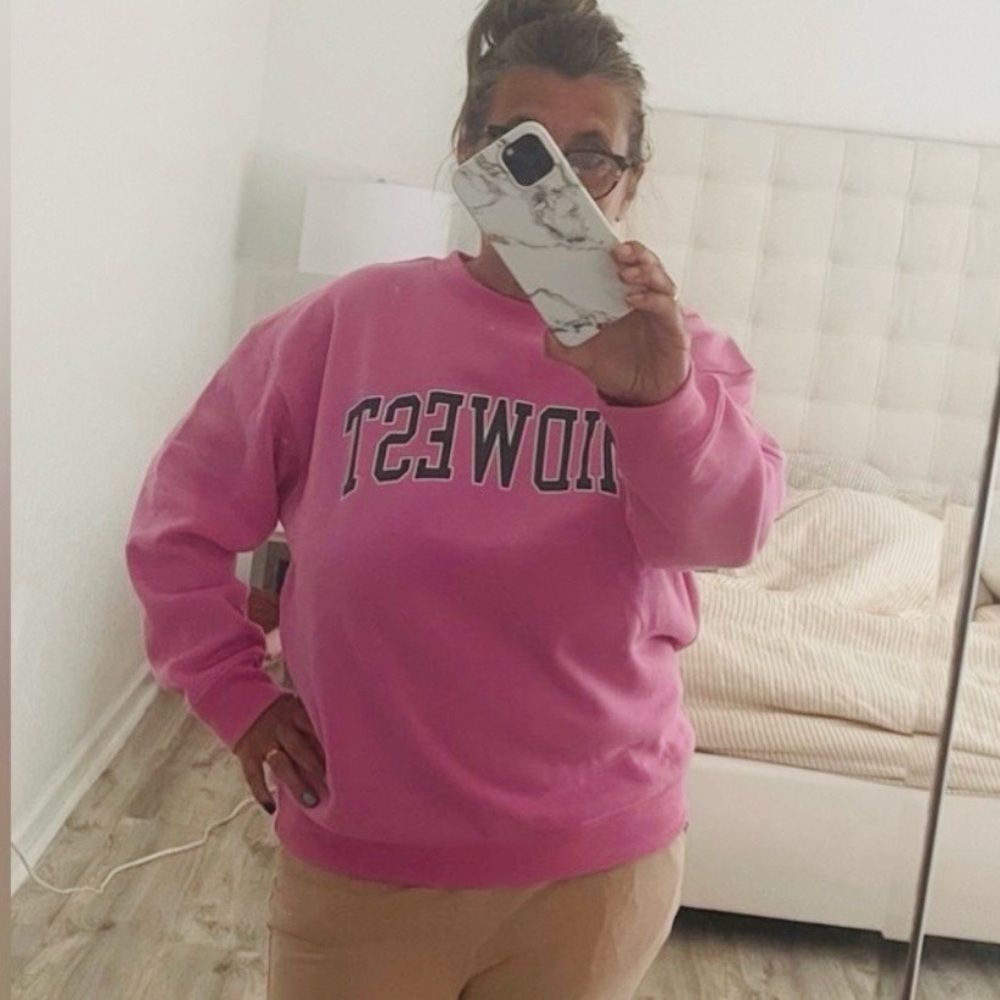 ZENANA Pink “Midwest" Printed Fleece Round Neck Sweatshirts Size Small NWT